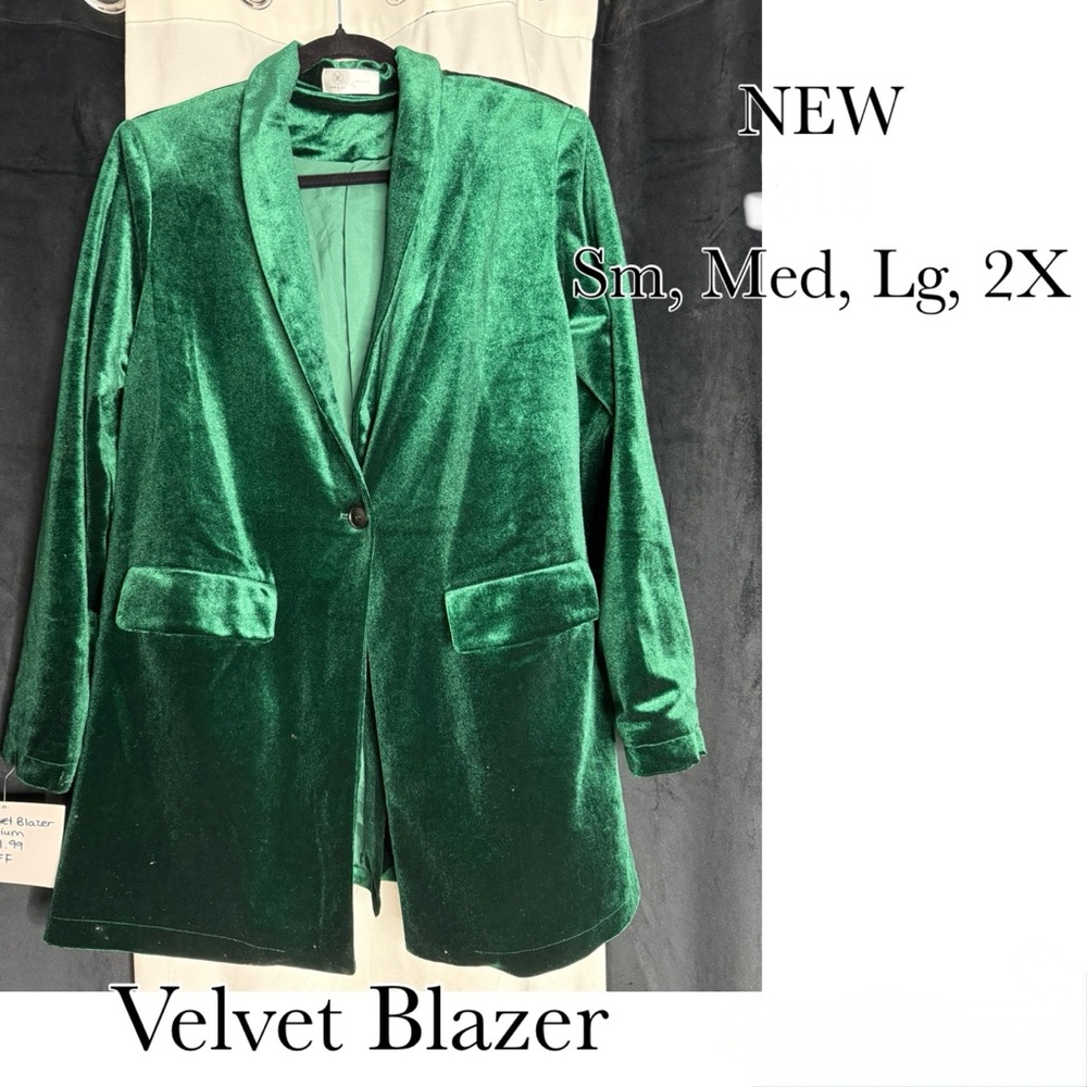 Luxurious Emerald Velvet Blazer